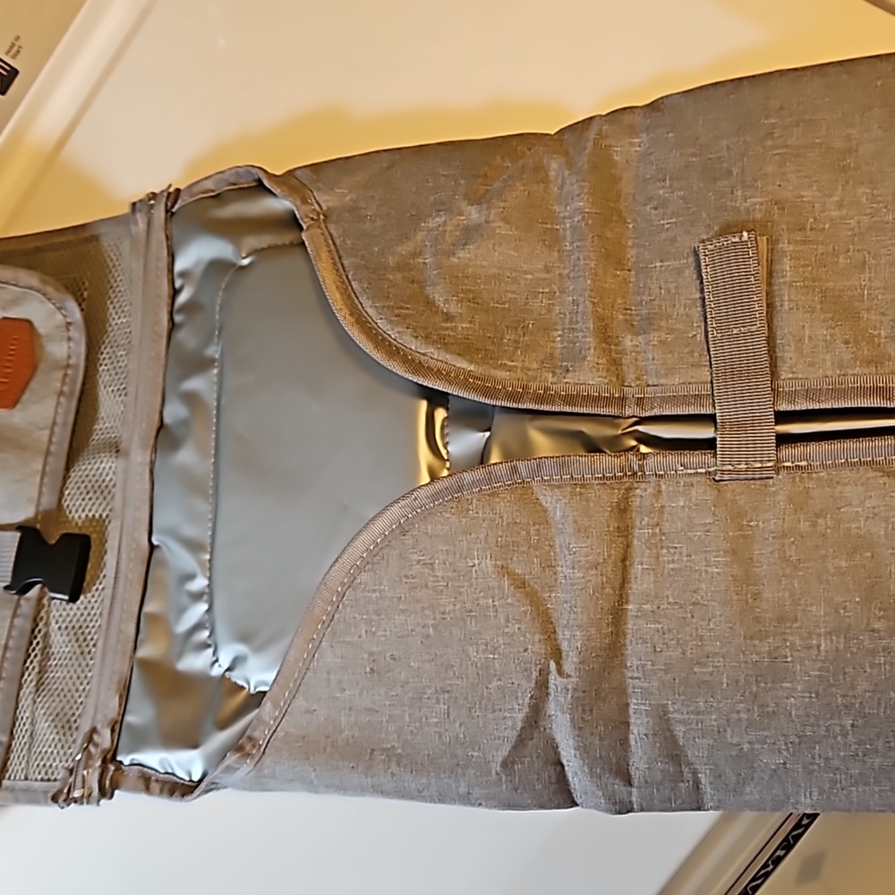 Portable Changing Station - Picture 3 of 7